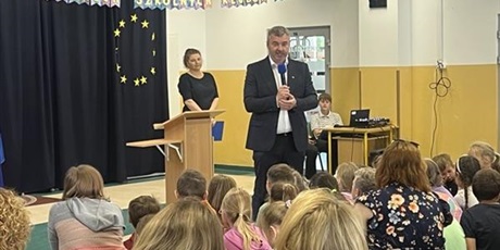 Powiększ grafikę: podsumowanie-pracy-w-ramach-gdanskich-lekcji-obywatelskich-2024-2025-628814.jpg