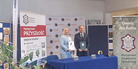 Powiększ grafikę: porozumienie-o-wspolpracy-z-wojskowa-akademia-techniczna-w-warszawie-711608.jpg