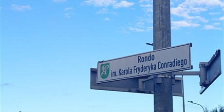 Powiększ grafikę: sladami-conradiego-historia-ktora-jest-blisko-nas-718538.jpg