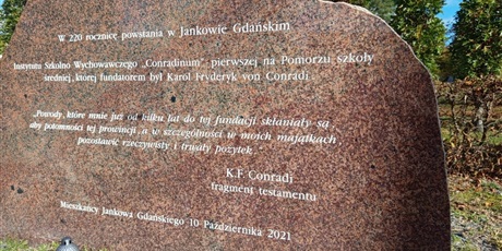 Powiększ grafikę: sladami-conradiego-historia-ktora-jest-blisko-nas-718550.jpg