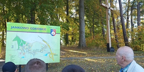 Powiększ grafikę: sladami-conradiego-historia-ktora-jest-blisko-nas-718554.jpg