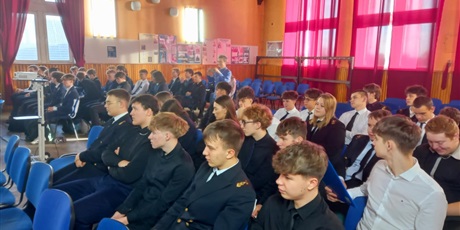 Powiększ grafikę: spotkanie-mlodziezy-szkolnej-z-absolwentami-conradinum-664474.jpg