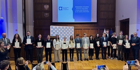 Powiększ grafikę: stypendium-prezesa-rady-ministrow-za-wyniki-w-nauce-dla-uczennicy-conradinum-658494.jpg