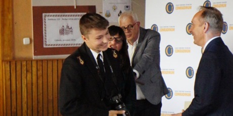Powiększ grafikę: uroczysta-gala-i-wreczenie-nagrod-laureatom-xxi-ogolnopolskiego-konkursu-barwy-morza-2026-695944.jpg