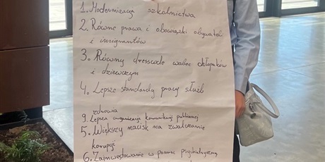 Powiększ grafikę: uroczysta-inauguracja-edukacji-obywatelskiej-w-ecs-637025.jpg