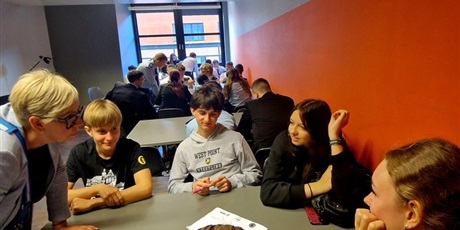 Powiększ grafikę: uroczysta-inauguracja-edukacji-obywatelskiej-w-ecs-637028.jpg