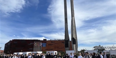Powiększ grafikę: uroczysta-inauguracja-edukacji-obywatelskiej-w-ecs-637054.jpg