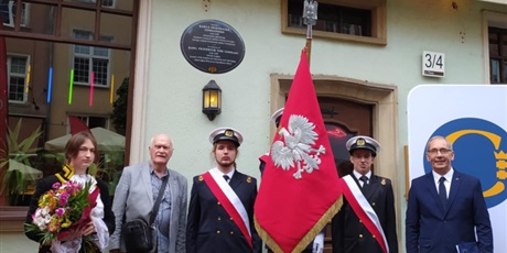 Powiększ grafikę: uroczyste-odsloniecie-tablicy-upamietniajacej-miejsce-jego-zamieszkania-karola-fryderyka-conradiego-629446.jpg