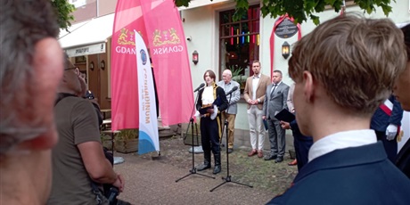 Powiększ grafikę: uroczyste-odsloniecie-tablicy-upamietniajacej-miejsce-jego-zamieszkania-karola-fryderyka-conradiego-629505.jpg