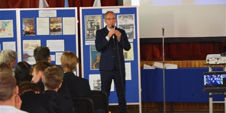Powiększ grafikę: uroczyste-podsumowanie-konkursu-sladami-hanzy-w-gdansku-i-w-miastach-partnerskich-niemiec-613659.jpg