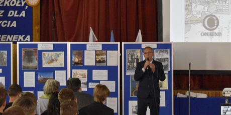 Powiększ grafikę: uroczyste-podsumowanie-konkursu-sladami-hanzy-w-gdansku-i-w-miastach-partnerskich-niemiec-613802.jpg