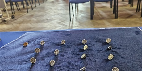 Powiększ grafikę: uroczyste-pozegnanie-maturzystow-2026-689770.jpg