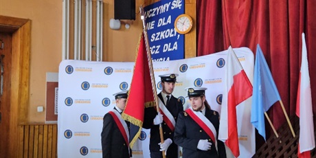 Powiększ grafikę: uroczyste-pozegnanie-maturzystow-2026-689778.jpg