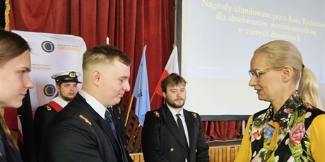 Powiększ grafikę: uroczyste-pozegnanie-maturzystow-2026-689798.jpg