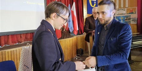 Powiększ grafikę: uroczyste-pozegnanie-maturzystow-2026-689803.jpg