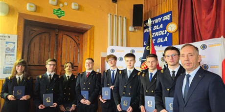 Powiększ grafikę: uroczyste-pozegnanie-maturzystow-2026-689809.jpg