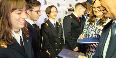 Powiększ grafikę: uroczyste-pozegnanie-maturzystow-2026-689812.jpg