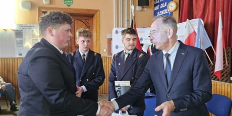 Powiększ grafikę: uroczyste-pozegnanie-maturzystow-2026-689818.jpg