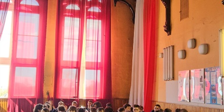 Powiększ grafikę: uroczyste-pozegnanie-maturzystow-2026-689841.jpg