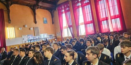 Powiększ grafikę: uroczyste-pozegnanie-maturzystow-2026-689844.jpg