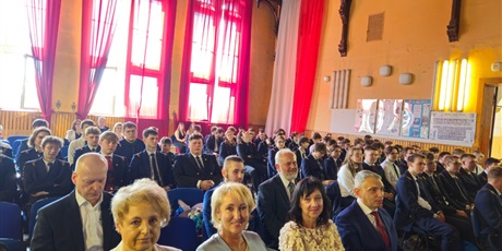 Powiększ grafikę: uroczyste-pozegnanie-maturzystow-2026-689846.jpg