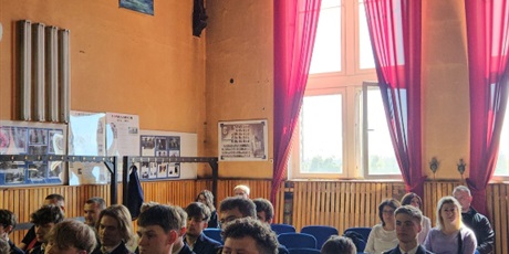 Powiększ grafikę: uroczyste-pozegnanie-maturzystow-2026-689851.jpg