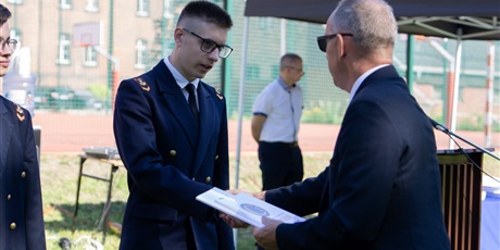 Powiększ grafikę: uroczyste-zakonczenie-roku-szkolnego-2025-26-706623.jpg