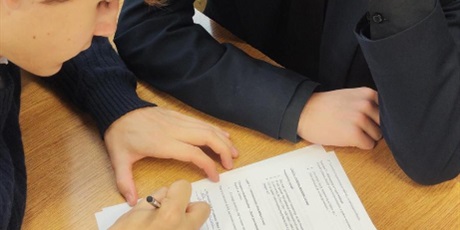 Powiększ grafikę: warsztaty-green-book-film-ktory-inspiruje-do-rozmowy-o-tolerancji-i-odwadze-655671.jpg