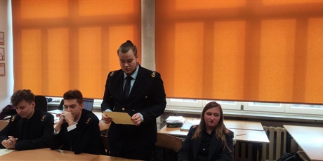 Powiększ grafikę: warsztaty-i-debata-oksfordzka-w-klasie-3a-657904.jpg