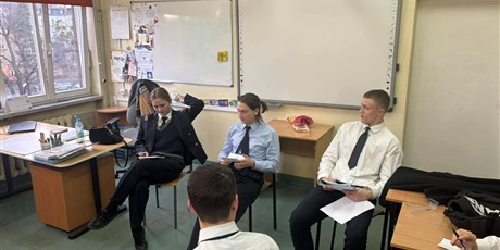 Powiększ grafikę: warsztaty-w-ramach-projektu-akademia-prawa-konstytucyjnego-664403.jpg