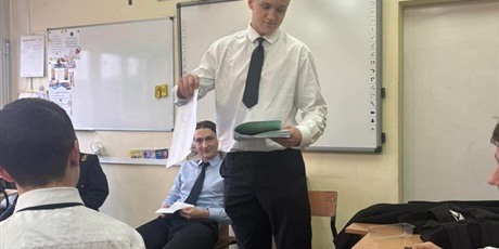 Powiększ grafikę: warsztaty-w-ramach-projektu-akademia-prawa-konstytucyjnego-664407.jpg