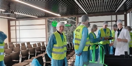 Powiększ grafikę: wizyta-studyjna-klas-3c-i-3m-w-firmie-polipack-611771.jpg