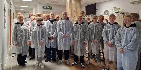 Powiększ grafikę: wizyta-studyjna-klas-3d-i-4ke-w-warminskich-zakladach-przetworstwa-owocowo-warzywnego-611781.jpg