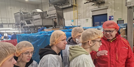 Powiększ grafikę: wizyta-studyjna-klas-3d-i-4ke-w-warminskich-zakladach-przetworstwa-owocowo-warzywnego-611782.jpg