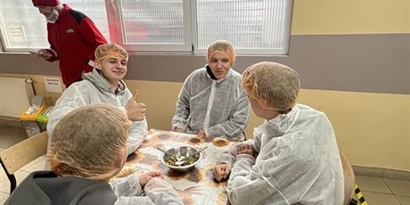 Powiększ grafikę: wizyta-studyjna-klas-3d-i-4ke-w-warminskich-zakladach-przetworstwa-owocowo-warzywnego-611790.jpg