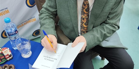 Powiększ grafikę: wizyta-wyjatkowego-autora-w-conradinum-663699.jpg