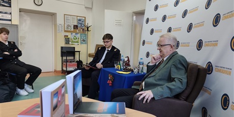 Powiększ grafikę: wizyta-wyjatkowego-autora-w-conradinum-663703.jpg