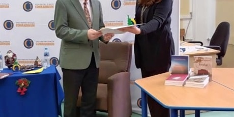 Powiększ grafikę: wizyta-wyjatkowego-autora-w-conradinum-663715.jpg