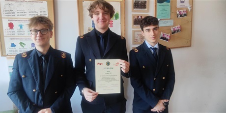 Powiększ grafikę: wreczenie-dyplomow-w-ramach-etapu-szkolnego-ogolnopolskiego-konkursu-turbolandeskunde-osterreich-690627.jpg