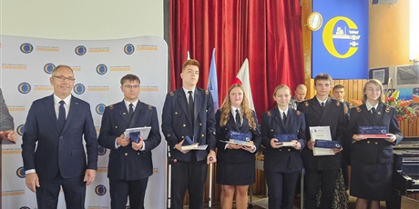 Powiększ grafikę: zakonczenie-roku-szkolnego-2024-2025-631030.jpg